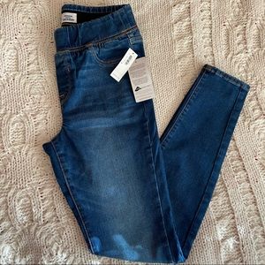 NWT Old Navy Built-in sculpt Rockstar Jeggings 4